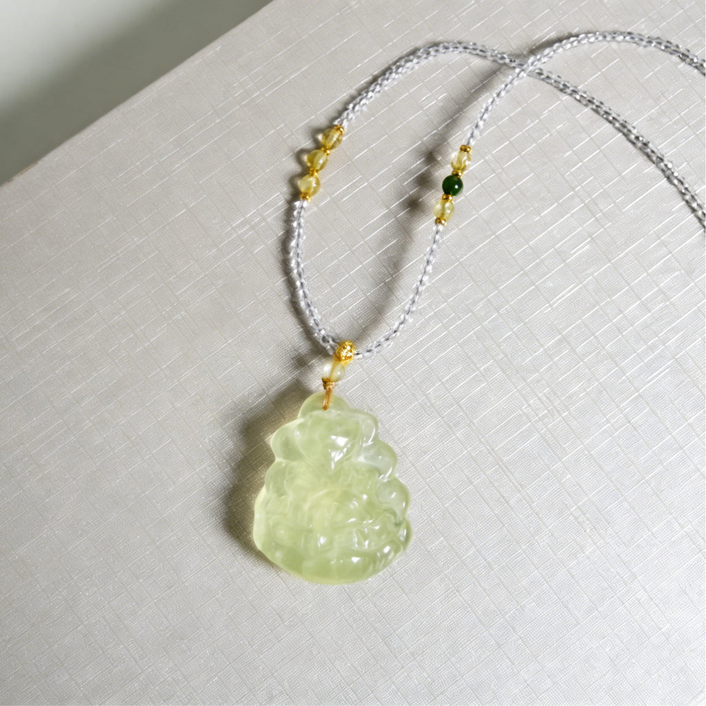九尾狐 | 淡黄绿色岫玉 | 天然玉石項鍊