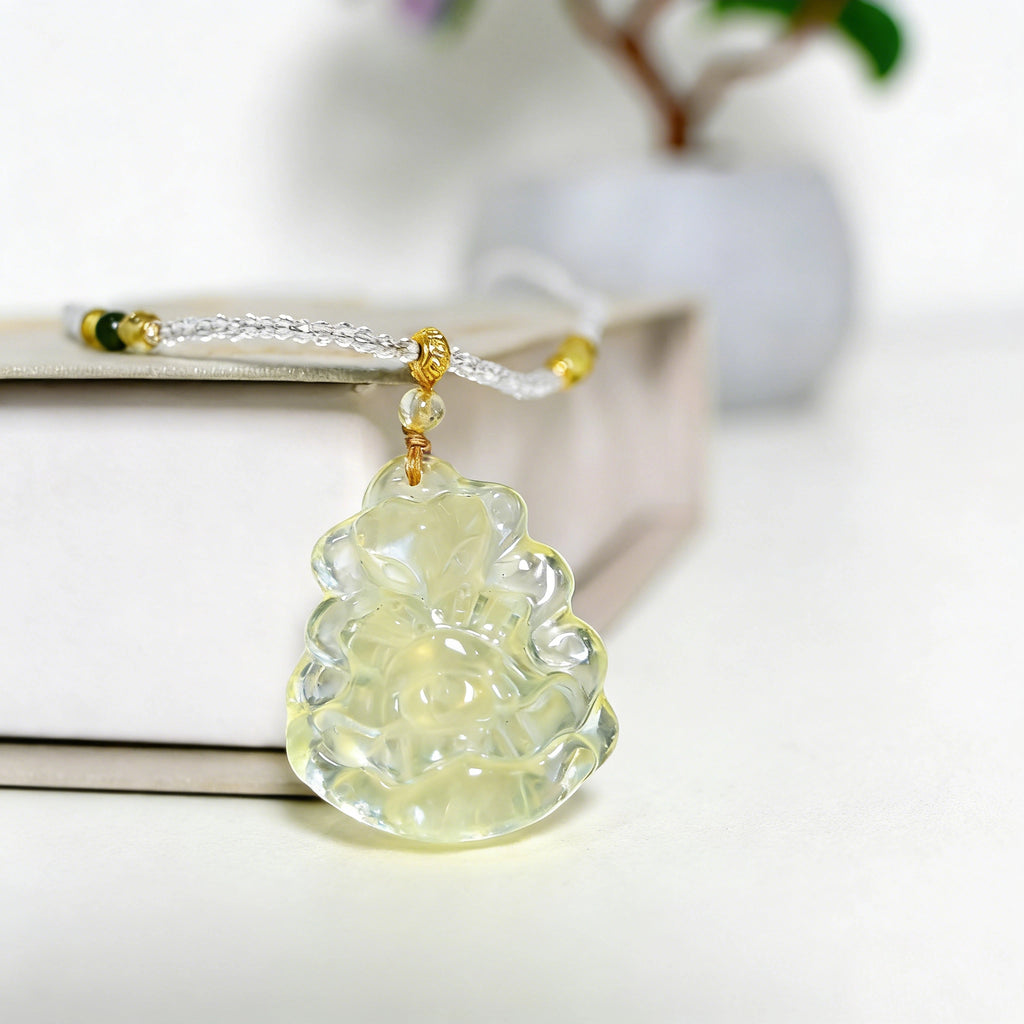 九尾狐 | 淡黄绿色岫玉 | 天然玉石項鍊