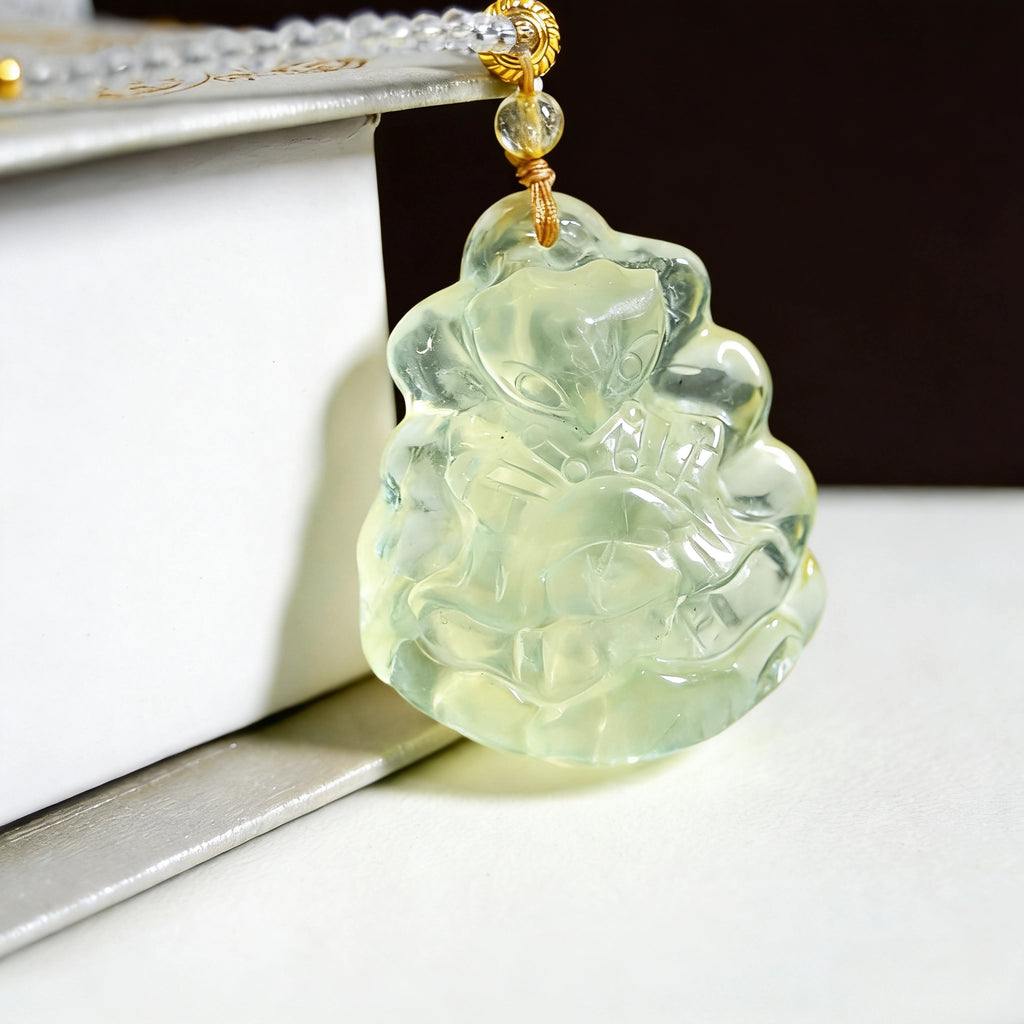 九尾狐 | 淡黄绿色岫玉 | 天然玉石項鍊